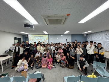 IISMA in South Korea: Introducing Indonesian Culture to Daegu Students