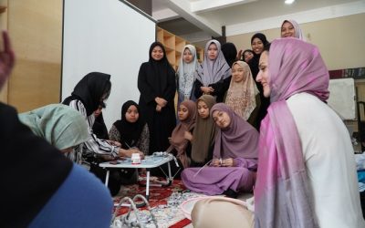 International Community Services: Anak Pesantren Belajar Budaya dan Kesadaran Lingkungan dari Relawan Internasional